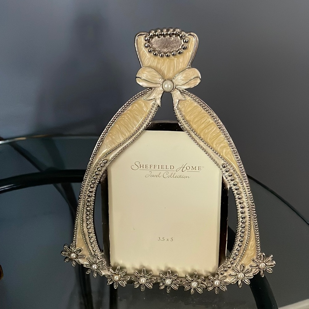 NEW Sheffield Home Jewel Collection Silver Enamel Faux Pearl Wedding Dress Frame